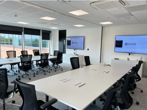 Large multi-purpose meeting room