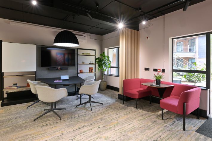 Concept4 case study image 3 Stylish collaboration space with meeting technology